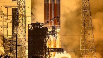 Bedanya, pesawat luar angkasa itu menggunakan roket Delta-IV Heavy buatan United Launch Alliance. Foto: NASA