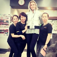 Sekitar 70% tinggi tubuhnya berasal dari kaki. Hingga Caroline pun cukup terkenal di Australia dengan wanita pemilik kaki jenjang. (Foto: Instagram)