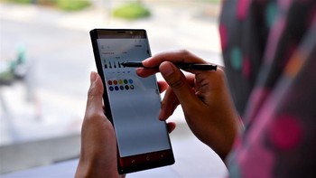 Selain itu bisa jadikan remote kamera, sehingga bisa memotret selfie tanpa menyentuh ponsel. Foto: Adi Fida Rahman/detikINET