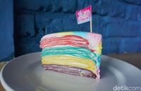 Miss Unicorn : Bersama Unicorn Cicipi Chicken Crispy Hotplate dan Donat Menggemaskan