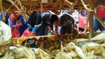 Foto: Karnaval Ribuan Ayam Panggang di Purworejo