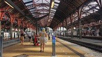 Dengan kereta, kota ini bisa dijangkau dari stasiun sentral Kobenhavn H dengan waktu tempuh kurang lebih 30 menit. (An Uyung/detikTravel)