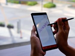 Unboxing Samsung Galaxy Note 9 di Indonesia