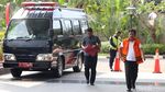 Diperiksa KPK, Bupati Nonaktif Labuhanbatu Tertunduk Lesu