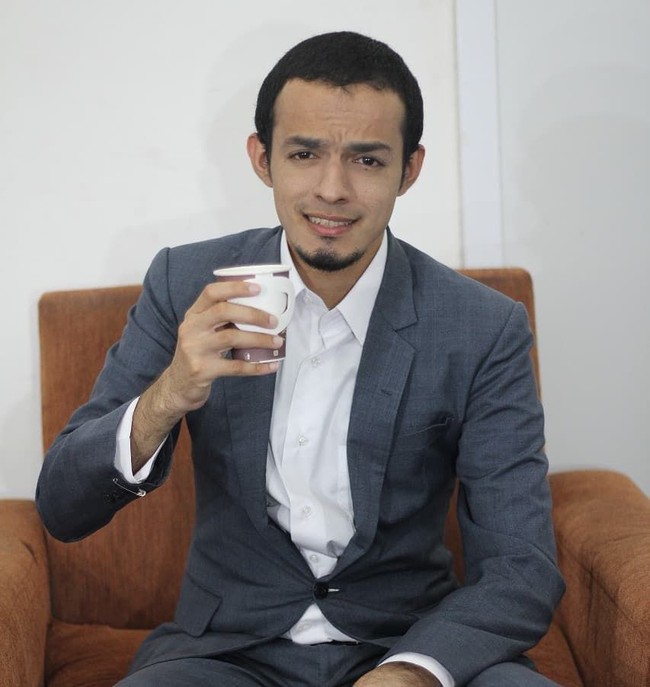 Seorang dokter bernama Gamal Bin Said tak hanya memiliki wajah tampan, tapi juga program kemanusiaan. Pria berusia 28 tahun ini sudah menjadi motivator muda dan mendapat banyak penghargaan. Foto: Dok. Instagram