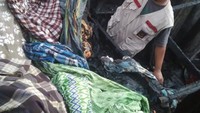Seisi rumah tewas terpanggang. Mereka yaitu H Sanusi (75), Hj Bondeng(70), Musdalifa (40), Hijas (6) Mira (18) dan Fahril (20). 