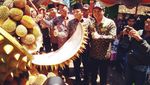 Heboh Santri Dadakan, Ini Gaya Kulineran Waketum PPP yang Gemar Sate dan Durian