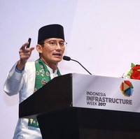 Rama, founder Saturdays mengatakan mantan Wakil Gubernur DKI Jakarta itu memiliki enam kacamata Saturdays yang dipakai Sandiaga secara bergantian. Foto: Dok. Sandiaga Uno