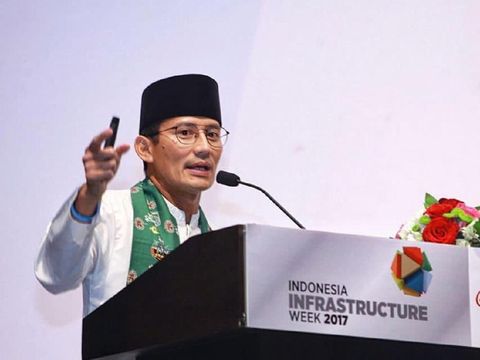 Kacamata Sandiaga Uno dari brand Saturdays