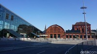 Karena perjalanan dari Kopenhagen menuju Malmo adalah perjalanan lintas negara, penting untuk dicatat bahwa paspor harus selalu dibawa. (An Uyung/detikTravel)