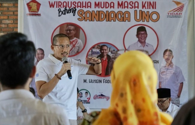 Kacamata Saturdays dirancang di Tanah Air dengan material bingkai yang didapat dari negara-negara seperti Jepang dan Italia. Namun untuk lensa bekerjasama dengan supplier lokal. Foto: Dok. Sandiaga Uno