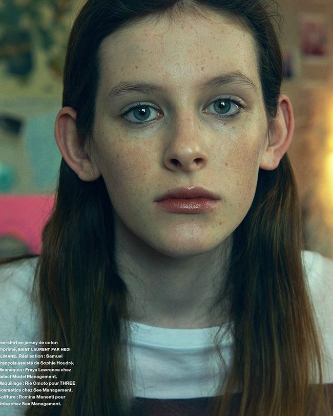 Wanita dengan telinga besar memang kadang sering diejek. Namun wanita 14 tahun ini justru menjadikannya sebagai keunikan. Berkat fitur wajahnya itu, Freya Lawrence sudah bekerja untuk brand-brand besar, seperti Mulberry, Chloe, hingga Celine. Foto: Instagram