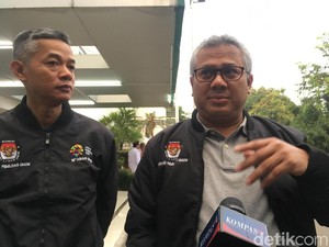Prabowo-Sandi Tes Kesehatan di Ruang yang Sama dengan Jokowi-Maruf