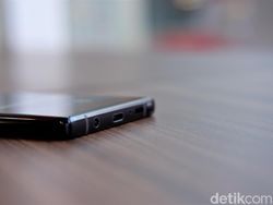 Unboxing Samsung Galaxy Note 9 di Indonesia