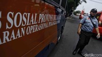 Sekitar 425 personel diterjunkan dalam razia ini. Mereka disebar di sejumlah titik di Jakarta.