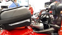 Dikatakan Goenadi akan melakukan pergantian oli, setiap 2.000 km, dengan kecepatan 80-120 km. Foto: M luthfi Andika