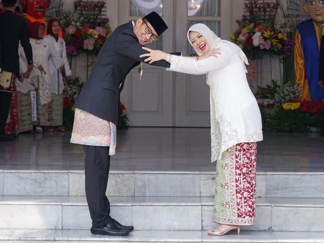 Sandiaga Uno mantap mendampingi Prabowo sebagai calon wakil presiden dalam pilpres 2019 - 2024. Keputusan pria 49 tahun ini nyawapres sempat disambut sedih oleh sang istri, Nur Asia. Foto: Instagram