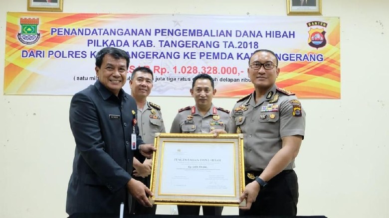 Polisi Kembalikan Dana Hibah Pilkada Tangerang Rp 1 M ke Pemkab Polisi Kembalikan Dana Hibah Pilkada Tangerang Rp 1 M ke Pemkab