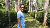 Sandiaga di akhir pekan menikmati keindahan alam Desa Losari, Magelang. Desa ini dekat resor MesaStila miliknya (sandiuno/Instagram)