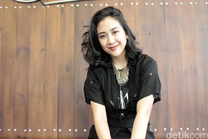 Serina Munaf Serina Munaf saat berkunjung ke kantor detikcom.