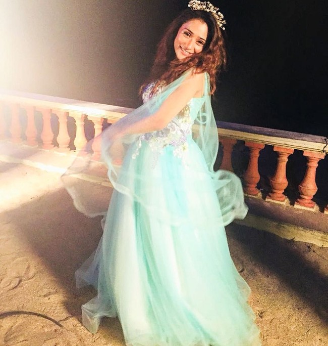 Banyak netizen mengkritiknya dan mengungkapkan bahwa mereka tak menyukai apa yang Sara kenakan. Tak sedikit juga dari mereka yang menyebutkan jika wanita berusia 29 tahun ini bukanlah muslim sejati. Foto: Instagram @ssarakhan