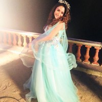 Banyak netizen mengkritiknya dan mengungkapkan bahwa mereka tak menyukai apa yang Sara kenakan. Tak sedikit juga dari mereka yang menyebutkan jika wanita berusia 29 tahun ini bukanlah muslim sejati. Foto: Instagram @ssarakhan