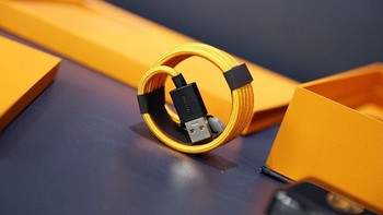 Dengan teknologi Super VOOC, dalam 35 menit, baterai Find X Lamborghini dapat terisi penuh. Foto: Sina Mobile