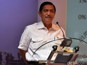 Luhut Ingin Transaksi di Destinasi Wisata Pakai QR Code