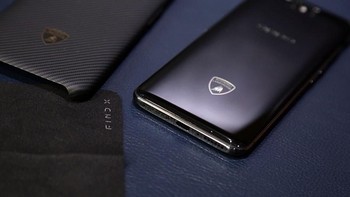 Demikian pula dapur pacunya, masih tersemat prosesor Snapdragon 845 dengan RAM 8 GB. Foto: Sina Mobile
