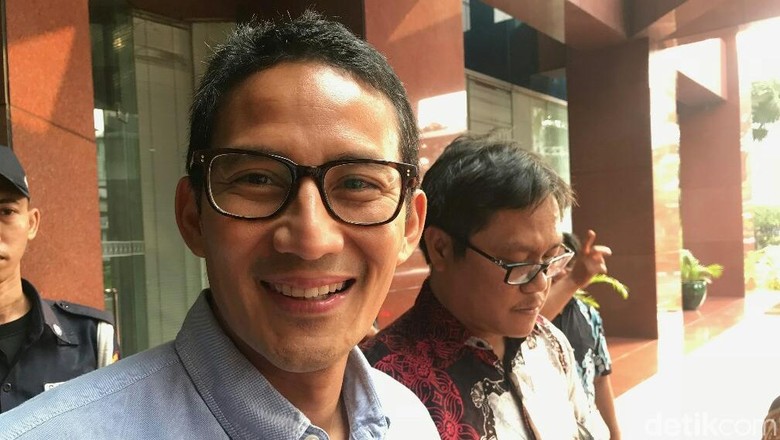 Kwiek Kian Gie Masuk Tim Pemenangan Prabowo-Sandiaga Kwiek Kian Gie Masuk Tim Pemenangan Prabowo-Sandiaga