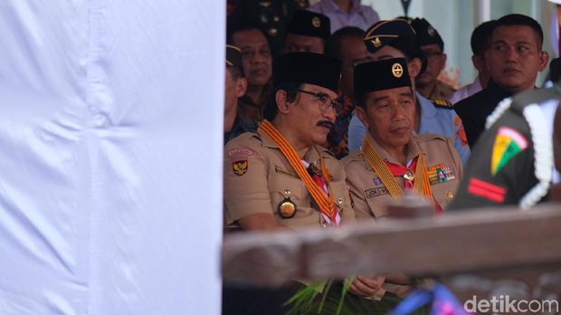 Berbaju Pramuka, Jokowi-Iriana Hadiri HUT ke-57 Pramuka di Cibubur