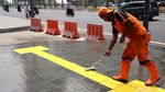 PPSU Bikin Trotoar di Thamrin Kinclong