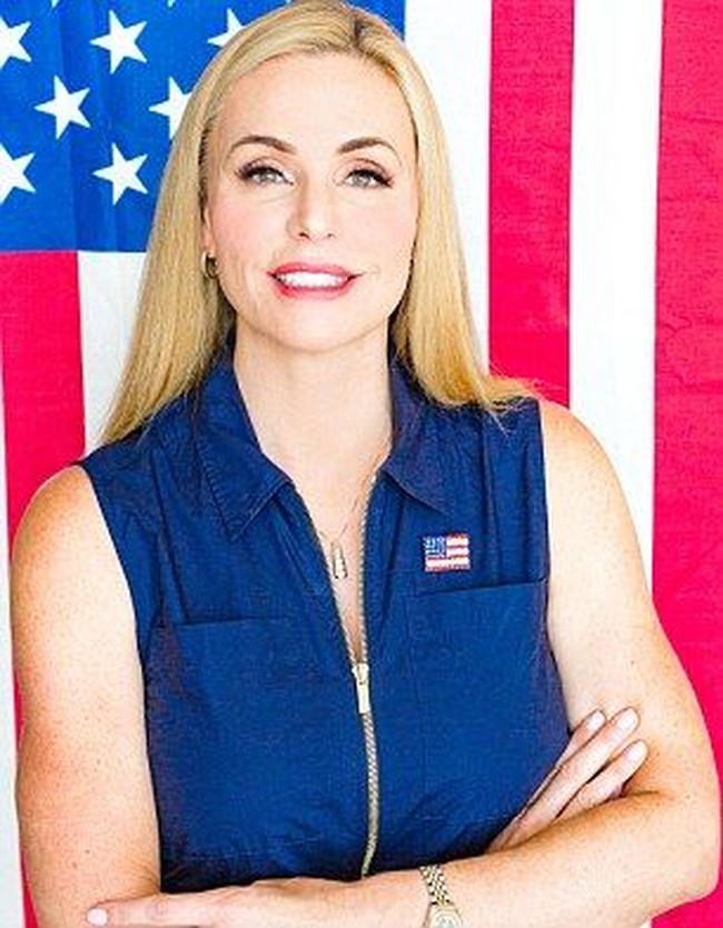 Pihak Universitas Miami mengonfirmasi bahwa memang benar Melissa Howard pernah menuntut ilmu di kampus mereka pada 1990 sampai 1994. Namun, seperti dikutip Huffington Post, dia tidak pernah menyelesaikan kuliahnya hingga lulus. Dan menurut pihak universitas tersebut, tidak ada gelar tersebut di kampus mereka. Yang ada adalah gelar sarjana bisnis. Foto: Facebook