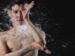 Otniel Tasman, Penerus Seni Tradisi Lintas Gender Setelah Didik Nini Thowok