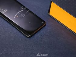 Penampakan Oppo Find X Lamborghini Harga Rp 21 Juta