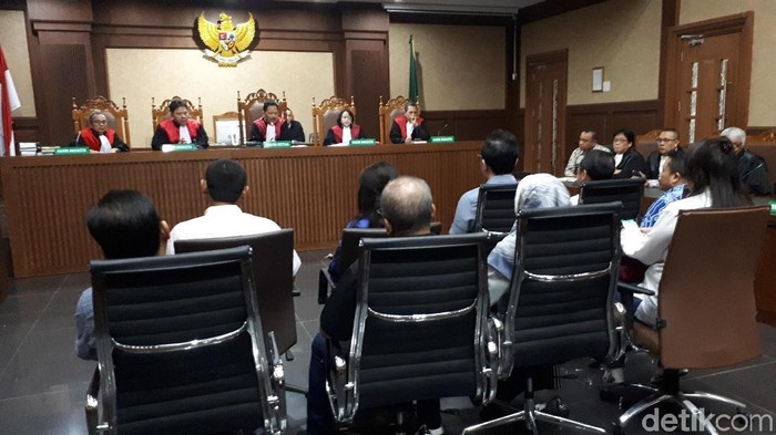 Made Oka Sakit, Sidang Lanjutan Proyek e-KTP Ditunda