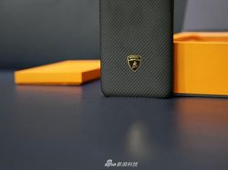 Penampakan Oppo Find X Lamborghini Harga Rp 21 Juta