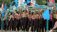 Ada 350 anggota pramuka yang terlibat dalam atraksi ini.