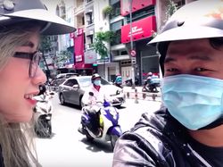 Mengintip Vlogger Cantik Vietnam Jajal Go-Jek
