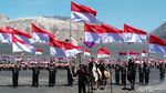 Suku Tengger Kibarkan 2.018 Merah Putih di Lautan Pasir Bromo