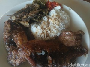 Legit Miroso! Bebek Bacem Bu Waliyem yang Selalu Bikin Kangen