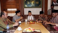 KH Maruf Amin kunjungi kantor PBNU sebelum keberangkatannya untuk menunaikan ibadah haji. Maruf datang untuk bersilaturahmi, Jakarta, Selasa (14/8/2018).