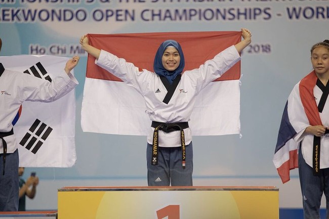 Atlet asal Bogor ini masih berusia 23 tahun. ⁮Ia pernah meraih medali emas Kejuaraan Asia Taekwondo 2018, di Ho Chi Minh, Vietnam. (Foto: Instagram/defiarosmaniar)