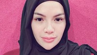 Beragam masalah selalu menerpa Nikita Mirzani. Dok. Instagram/nikitamirzanimawardi_17