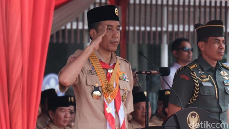 Jokowi: Pramuka Jangan Hanya Dididik Morse, tapi Juga Digital Jokowi: Pramuka Jangan Hanya Dididik Morse, tapi Juga Digital
