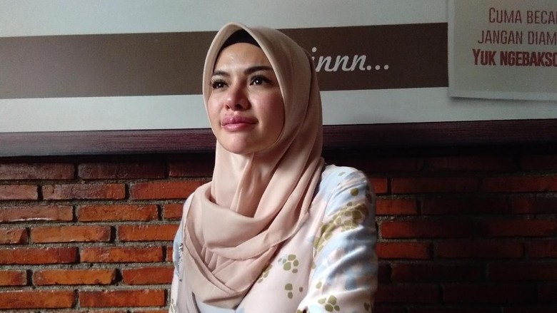 Nikita Mirzani Buka Pintu Damai untuk Sam Aliano Nikita Mirzani Buka Pintu Damai untuk Sam Aliano