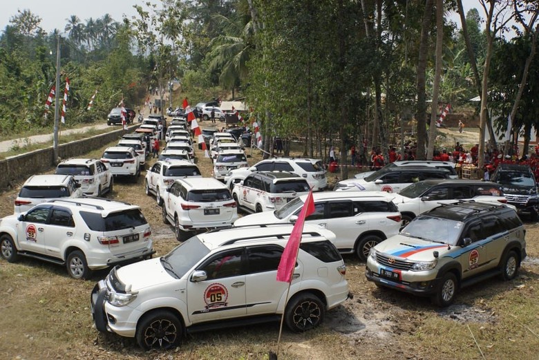 Tujuan Mulia Komunitas Fortuner Yang Viral Di Banten