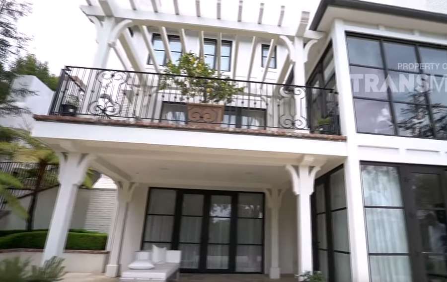 Sugih! Mewahnya Rumah Mertua Nia Ramadhani di Beverly Hills