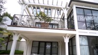 Megah dan mewah langsung terpancar dari hunian eksklusif tersebut. Foto: Rumah Nia Ramadhani / YouTube TransTV
