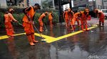 PPSU Bikin Trotoar di Thamrin Kinclong